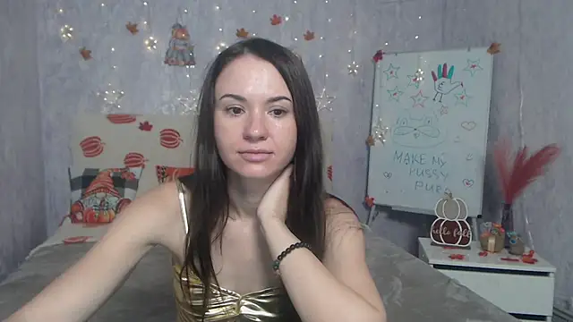 Snapshot of KaraCriegs chatting on 11.18.25 KaraCriegs online show from 11.18.25