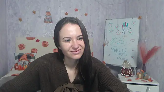 Snapshot of KaraCriegs chatting on 11.22.25 KaraCriegs online show from 11.22.25