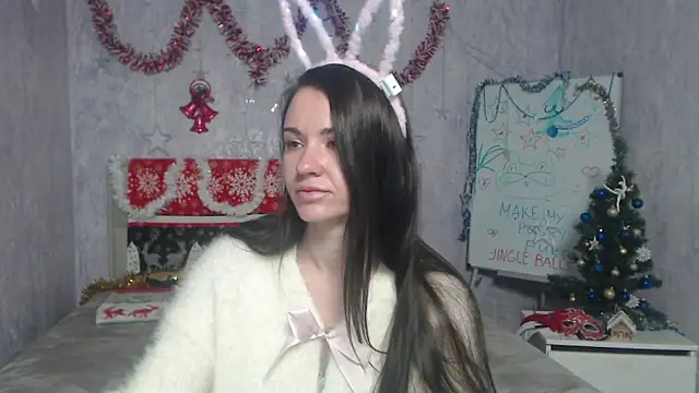 Snapshot of KaraCriegs chatting on 12.16.25 KaraCriegs online show from 12.16.25