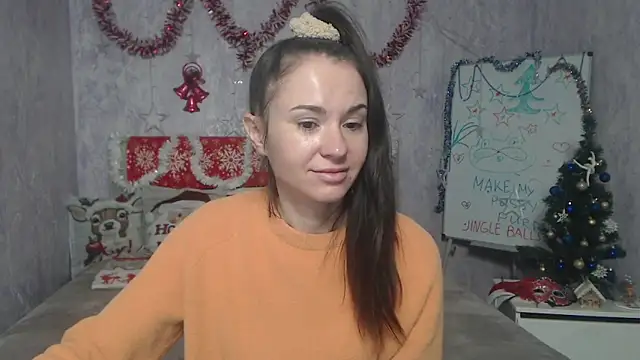 Snapshot of KaraCriegs chatting on 12.21.25 KaraCriegs online show from 12.21.25