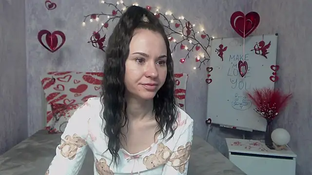 Snapshot of KaraCriegs chatting on 02.16.26 KaraCriegs online show from 02.16.26