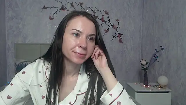 Snapshot of KaraCriegs chatting on 02.27.26 KaraCriegs online show from 02.27.26