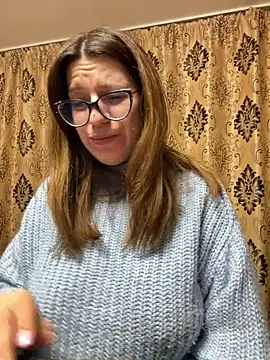 Snapshot of NadiraNoor chatting on 03.19.25 NadiraNoor online show from 03.19.25