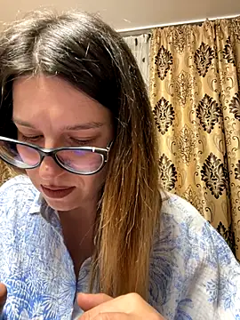 Snapshot of NadiraNoor chatting on 10.31.25 NadiraNoor online show from 10.31.25