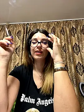 Snapshot of NadiraNoor chatting on 11.14.25 NadiraNoor online show from 11.14.25