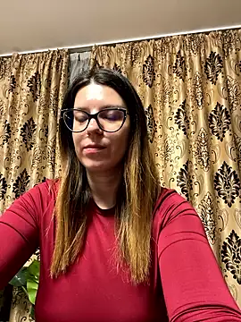 Snapshot of NadiraNoor chatting on 11.22.25 NadiraNoor online show from 11.22.25