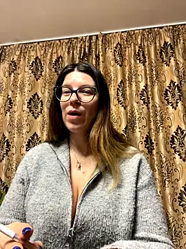 Snapshot of NadiraNoor chatting on 11.23.25 NadiraNoor online show from 11.23.25