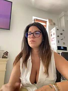 NadiraNoor online show from 06.01.26