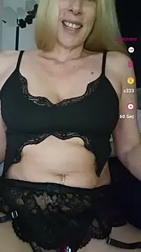 Snapshot of Ina_HotX chatting on 02.17.25 Ina HotX online show from 02.17.25