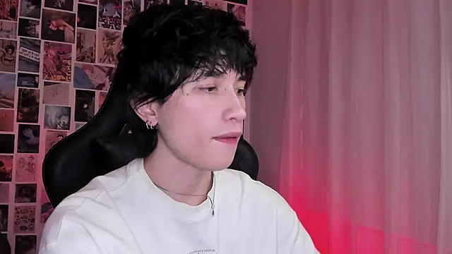 Snapshot of liamelf chatting on 10.16.25 liamelf online show from 10.16.25