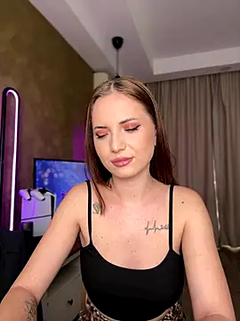 AvaGianna online show from 11.06.25