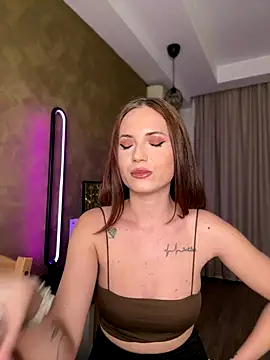 AvaGianna online show from 11.18.25