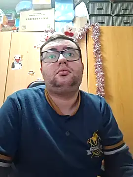 Snapshot of Javier_bear chatting on 12.17.25 Javier bear online show from 12.17.25