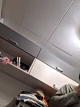 Snapshot of Javier_bear chatting on 12.18.25 Javier bear online show from 12.18.25