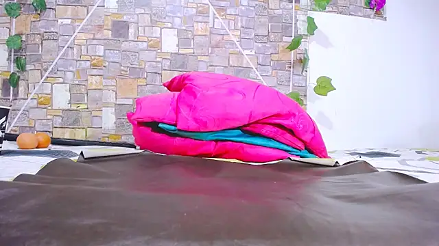 Snapshot of MaidenGame chatting on 01.14.26 MaidenGame online show from 01.14.26