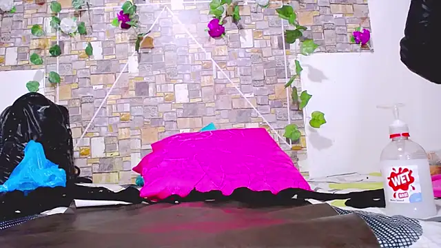 Snapshot of MaidenGame chatting on 01.19.26 MaidenGame online show from 01.19.26