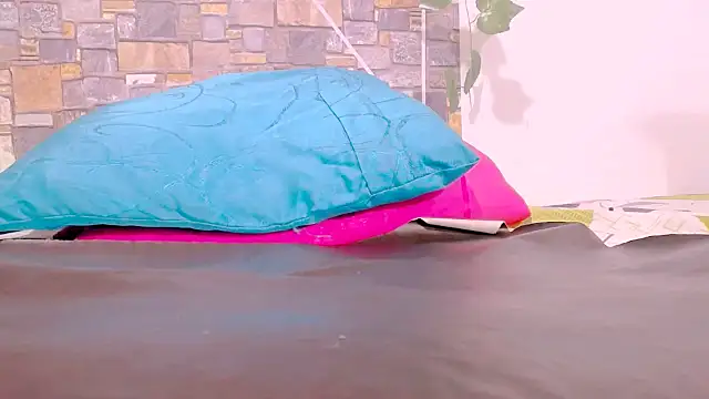 Snapshot of MaidenGame chatting on 02.27.26 MaidenGame online show from 02.27.26