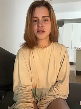 EmiliaCatalina online show from 03.11.26