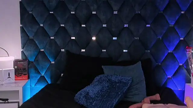Snapshot of laura_bassi chatting on 03.09.25 laura bassi online show from 03.09.25