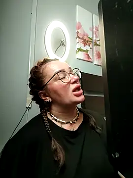 EllieOz online show from 09.17.25