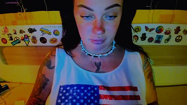 EllieOz online show from 10.20.25