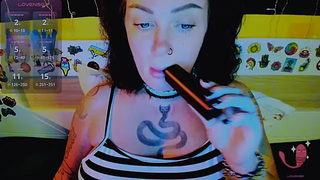 EllieOz online show from 11.25.25