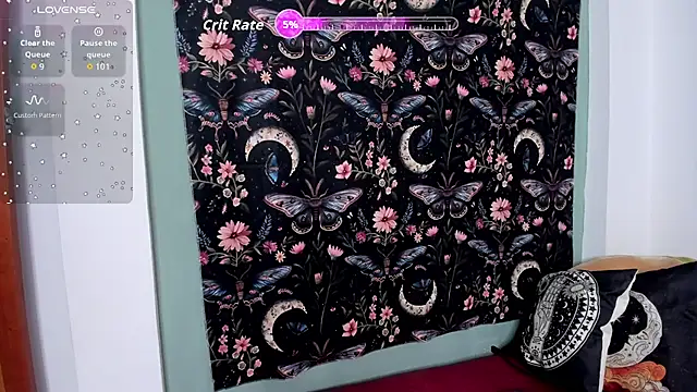 Marinnett11 online show from 11.10.25