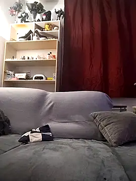 Snapshot of LauraBaby chatting on 11.04.25 LauraBaby online show from 11.04.25