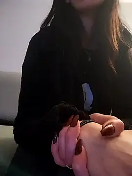 Snapshot of LauraBaby chatting on 11.14.25 LauraBaby online show from 11.14.25