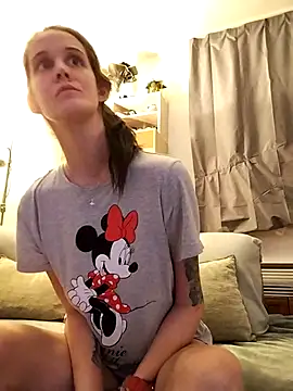 Snapshot of LauraBaby chatting on 11.29.25 LauraBaby online show from 11.29.25