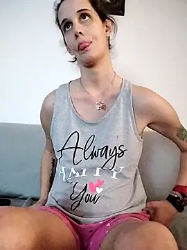 Snapshot of LauraBaby chatting on 11.30.25 LauraBaby online show from 11.30.25