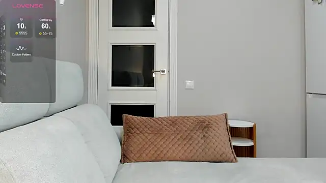 LunAnna online show from 03.11.25