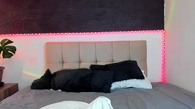 anaroman01 online show from 01.26.25