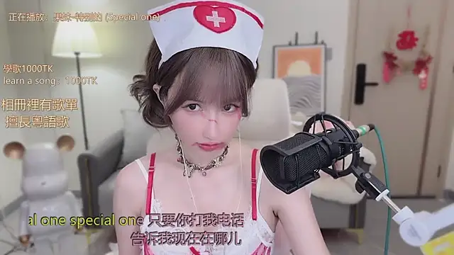 Snapshot of babykitty- chatting on 10.31.25 babykitty- online show from 10.31.25