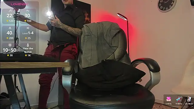 Snapshot of Nicolas_Fellener chatting on 11.07.25 Nicolas Fellener online show from 11.07.25