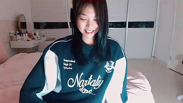 -Lucky Girl online show from 10.27.25