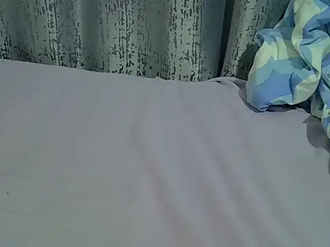 Snapshot of sweet_veee chatting on 10.29.25 sweet veee online show from 10.29.25