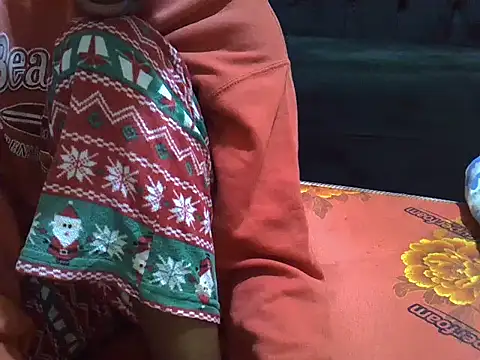 Snapshot of sweet_veee chatting on 11.21.25 sweet veee online show from 11.21.25