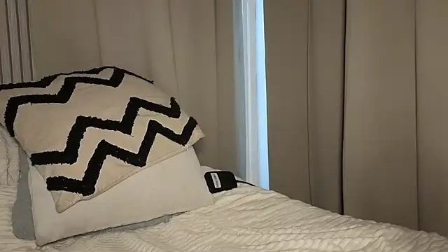 Snapshot of Sweetninaaa chatting on 10.29.25 Sweetninaaa online show from 10.29.25