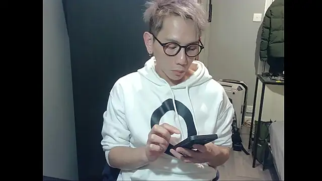 UndreamtM online show from 02.04.26