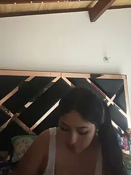 emmyjhonson07 online show from 05.27.26