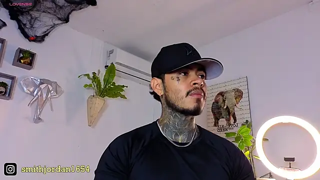 Snapshot of JordanSmiith_ chatting on 10.21.25 JordanSmiith online show from 10.21.25
