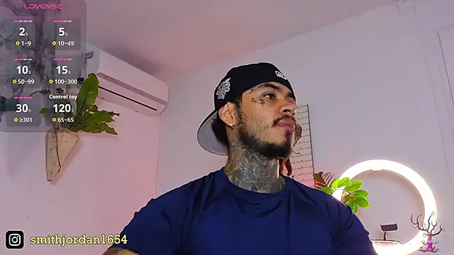 Snapshot of JordanSmiith_ chatting on 10.26.25 JordanSmiith online show from 10.26.25