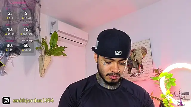 Snapshot of JordanSmiith_ chatting on 10.27.25 JordanSmiith online show from 10.27.25