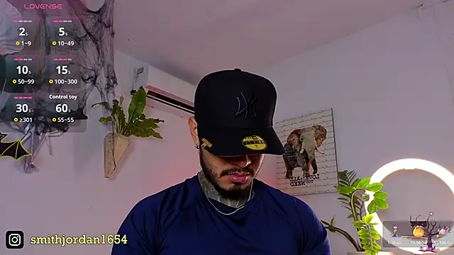 Snapshot of JordanSmiith_ chatting on 10.29.25 JordanSmiith online show from 10.29.25