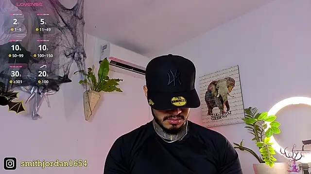 Snapshot of JordanSmiith_ chatting on 10.30.25 JordanSmiith online show from 10.30.25