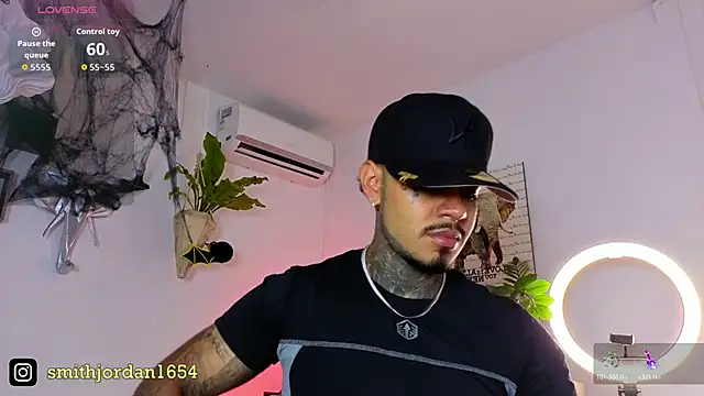 Snapshot of JordanSmiith_ chatting on 11.03.25 JordanSmiith online show from 11.03.25