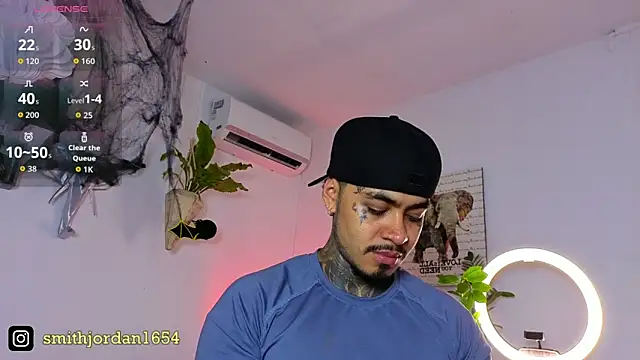 Snapshot of JordanSmiith_ chatting on 11.04.25 JordanSmiith online show from 11.04.25