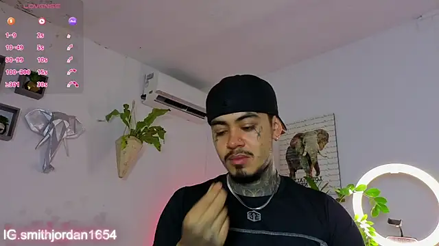 Snapshot of JordanSmiith_ chatting on 11.15.25 JordanSmiith online show from 11.15.25