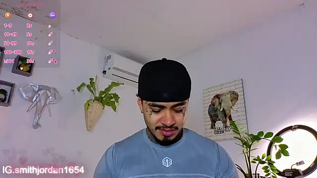 Snapshot of JordanSmiith_ chatting on 11.18.25 JordanSmiith online show from 11.18.25